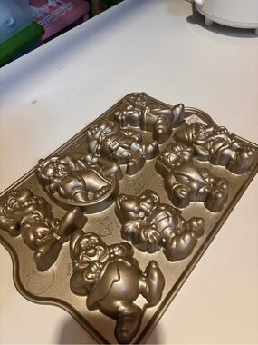 Nordic Ware Snow White And The Seven Dwarfs Cake Cakelette Pan Made In USA